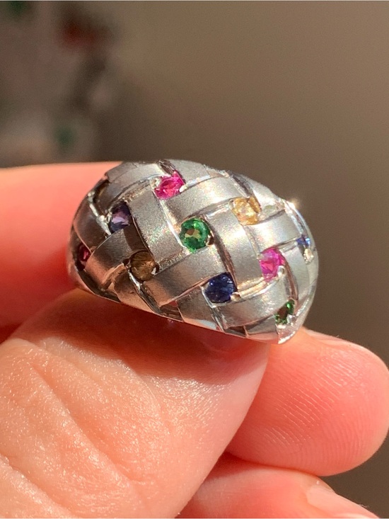 Jewelry - 18k Gold ring with Multicolored Gemstones in Woven design